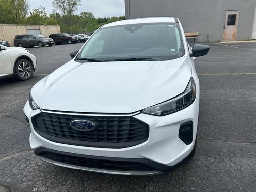 Oxford White 2025 Ford Escape Active