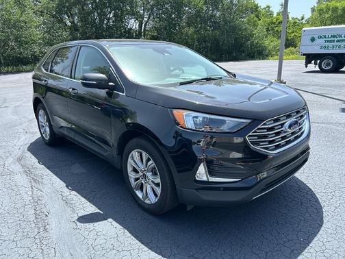 Agate Black Metallic 2024 Ford Edge Titanium