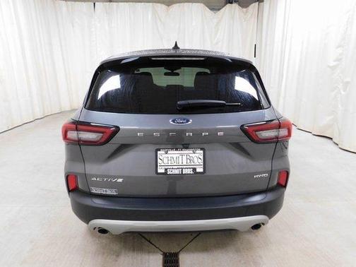 Carbonized Gray Metallic 2025 Ford Escape Active