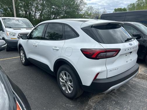 Oxford White 2025 Ford Escape Active
