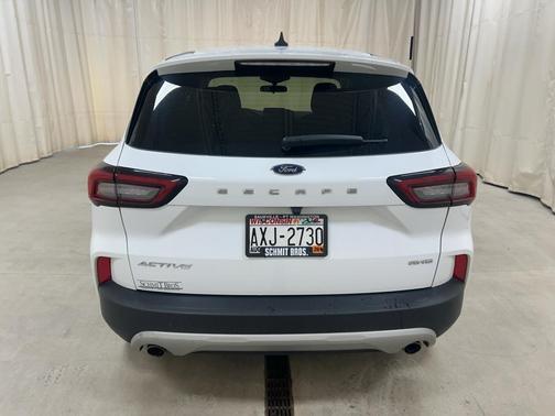 Oxford White 2025 Ford Escape Active