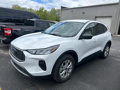 Oxford White 2025 Ford Escape Active