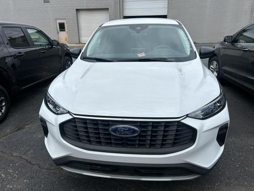 Oxford White 2025 Ford Escape Active