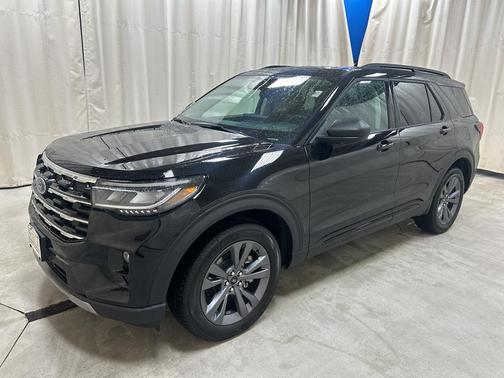 Agate Black Metallic 2026 Ford Explorer Active