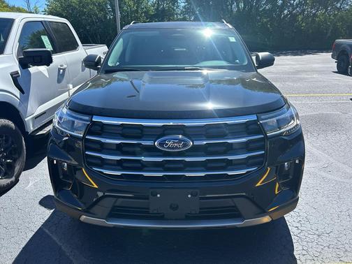 Agate Black Metallic 2026 Ford Explorer Active