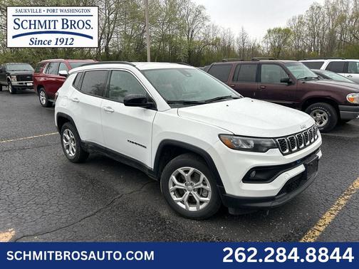 Bright White Clearcoat 2024 Jeep Compass Latitude