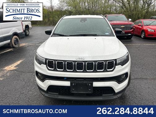 Bright White Clearcoat 2024 Jeep Compass Latitude