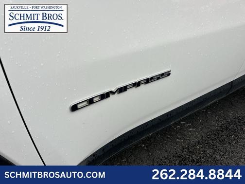 Bright White Clearcoat 2024 Jeep Compass Latitude