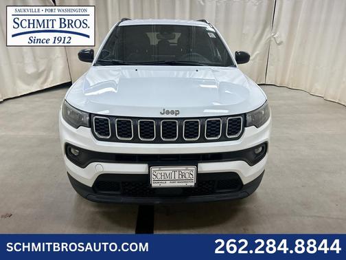 Bright White Clearcoat 2024 Jeep Compass Latitude