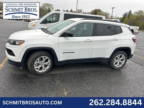 Bright White Clearcoat 2024 Jeep Compass Latitude