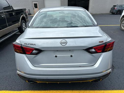 Brilliant Silver Metallic 2024 Nissan Altima 2.5 SR