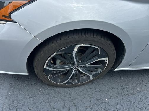 Brilliant Silver Metallic 2024 Nissan Altima 2.5 SR