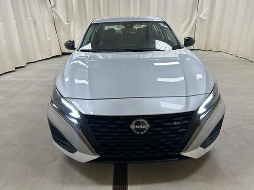 Brilliant Silver Metallic 2024 Nissan Altima 2.5 SR