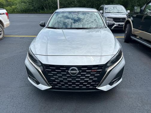 Brilliant Silver Metallic 2024 Nissan Altima 2.5 SR