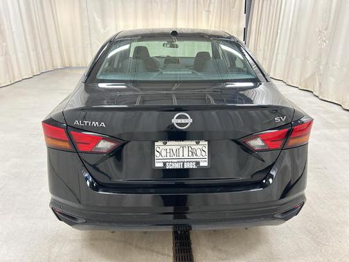 Black 2024 Nissan Altima 2.5 SV