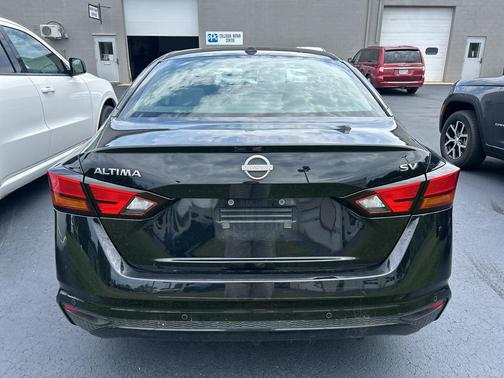 Black 2024 Nissan Altima 2.5 SV