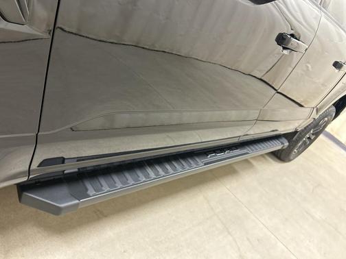 Agate Black Metallic 2026 Ford F-150 Lariat