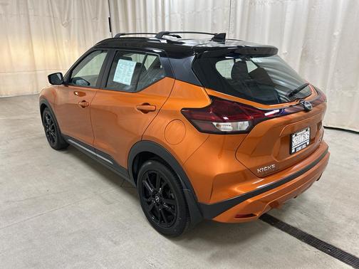 Monarch Orange / Super Black 2023 Nissan Kicks SR