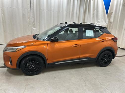 Monarch Orange / Super Black 2023 Nissan Kicks SR