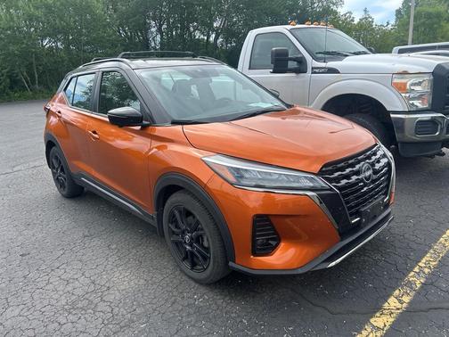 Monarch Orange / Super Black 2023 Nissan Kicks SR