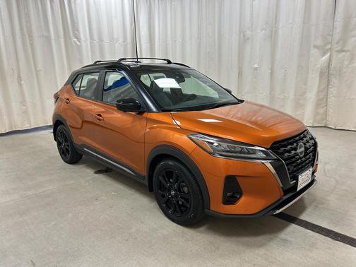 Monarch Orange / Super Black 2023 Nissan Kicks SR