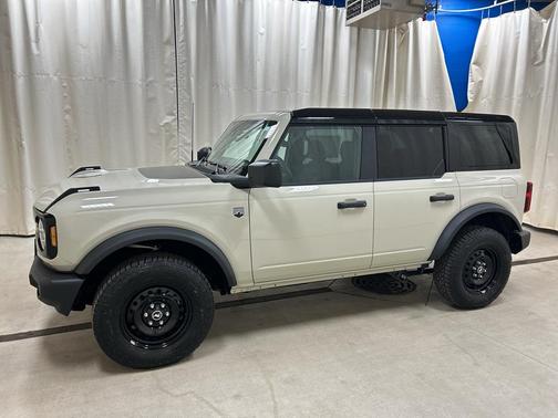 Desert Sand 2026 Ford Bronco Big Bend