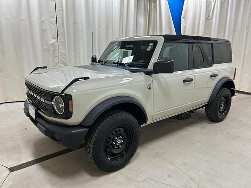 Desert Sand 2026 Ford Bronco Big Bend