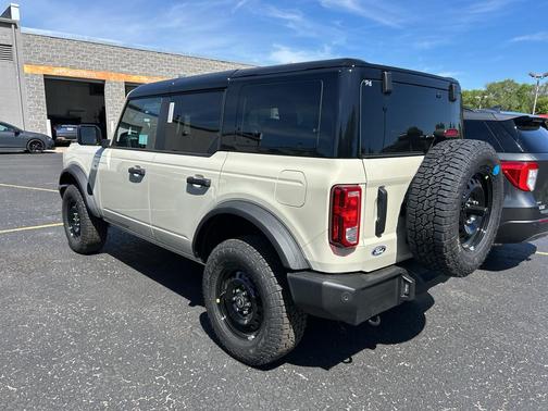 Desert Sand 2026 Ford Bronco Big Bend