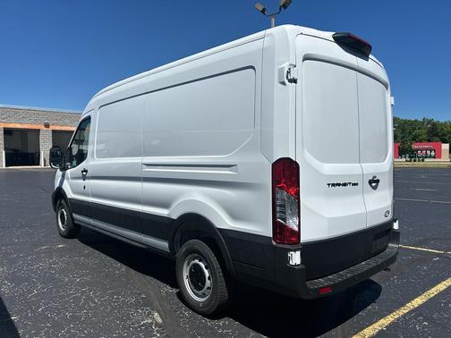 Oxford White 2026 Ford Transit-250 148 WB Medium Roof Cargo