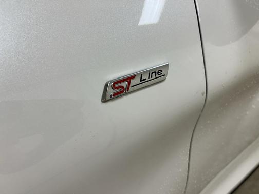Star White 2026 Ford Explorer ST-Line