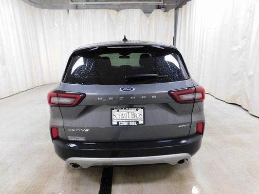 Carbonized Gray Metallic 2025 Ford Escape Active