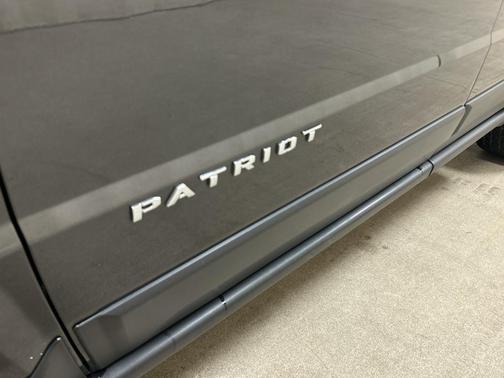 Granite Crystal Clearcoat Metallic 2017 Jeep Patriot High Altitude