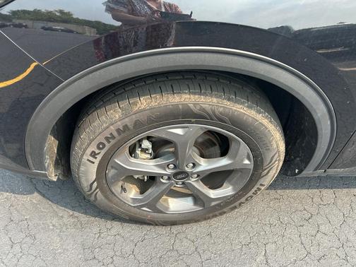 Agate Black Metallic 2025 Ford Escape ST-Line Select