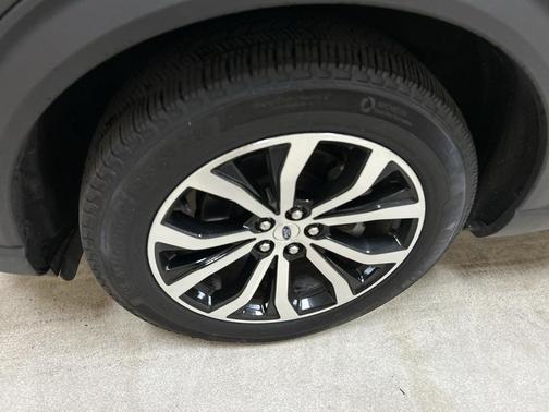 Agate Black Metallic 2025 Ford Explorer ST-Line