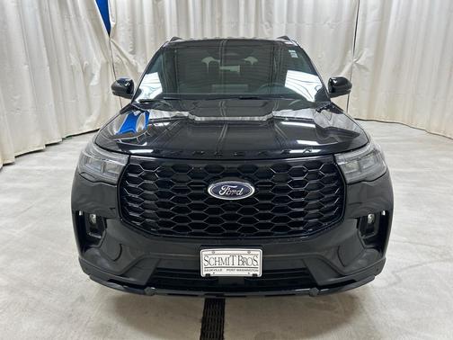 Agate Black Metallic 2025 Ford Explorer ST-Line