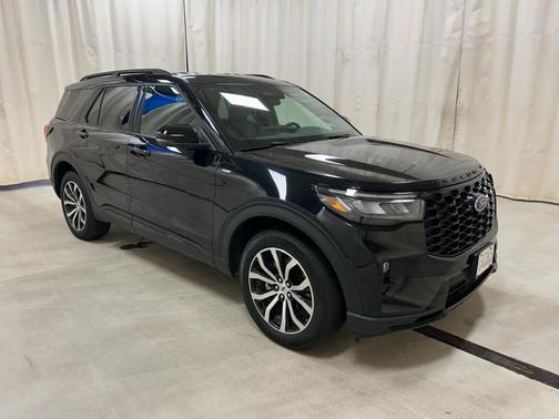 Agate Black Metallic 2025 Ford Explorer ST-Line