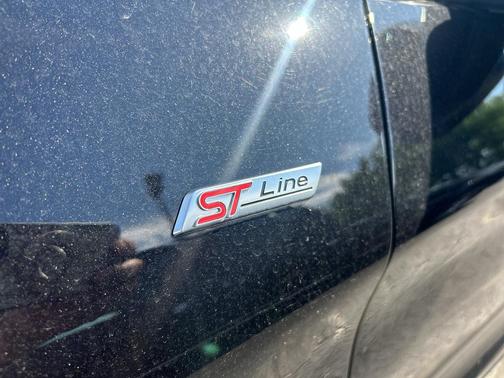 Agate Black Metallic 2025 Ford Explorer ST-Line