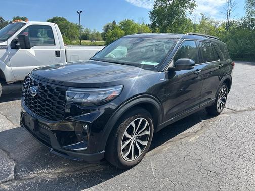 Agate Black Metallic 2025 Ford Explorer ST-Line