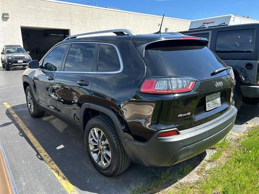 Diamond Black 2019 Jeep Cherokee Latitude Plus