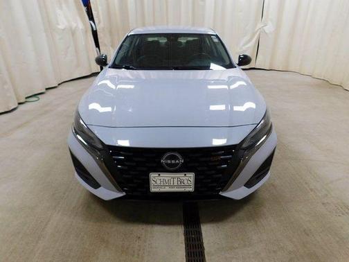 Gray Sky Pearl 2024 Nissan Altima 2.5 SR