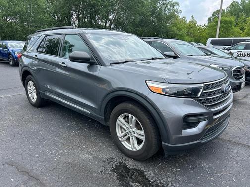 Carbonized Gray Metallic 2022 Ford Explorer XLT