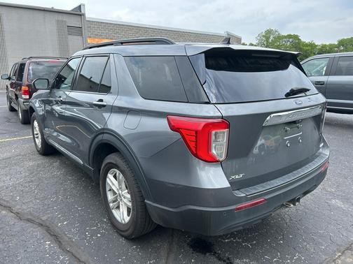 Carbonized Gray Metallic 2022 Ford Explorer XLT