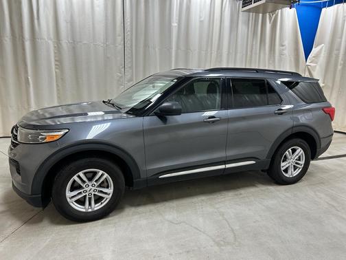 Carbonized Gray Metallic 2022 Ford Explorer XLT