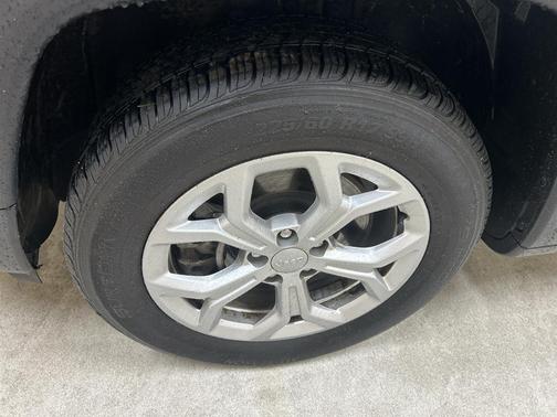 Metallic 2024 Jeep Compass Latitude