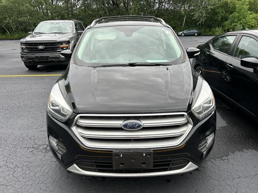 White Platinum Tri-Coat Metallic 2017 Ford Escape Titanium