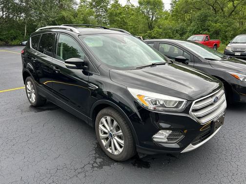 White Platinum Tri-Coat Metallic 2017 Ford Escape Titanium