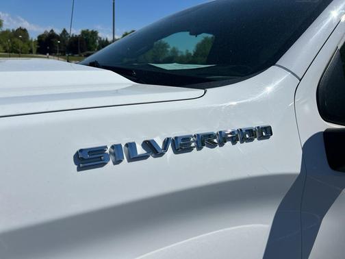 Summit White 2022 Chevrolet Silverado 1500 WT