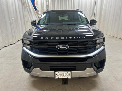 Agate Black Metallic 2026 Ford Expedition Max Platinum