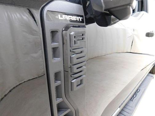 Agate Black Metallic 2026 Ford F-250 Lariat