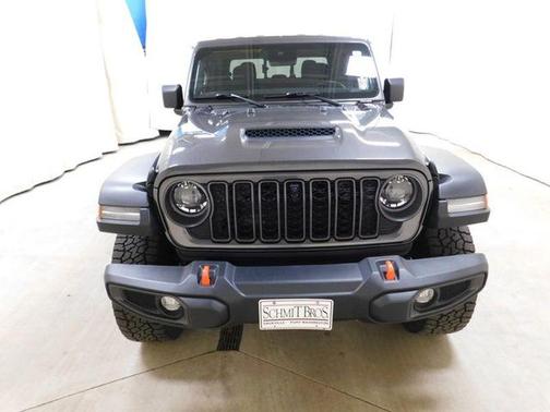 Granite Crystal Clearcoat Metallic 2024 Jeep Gladiator Mojave